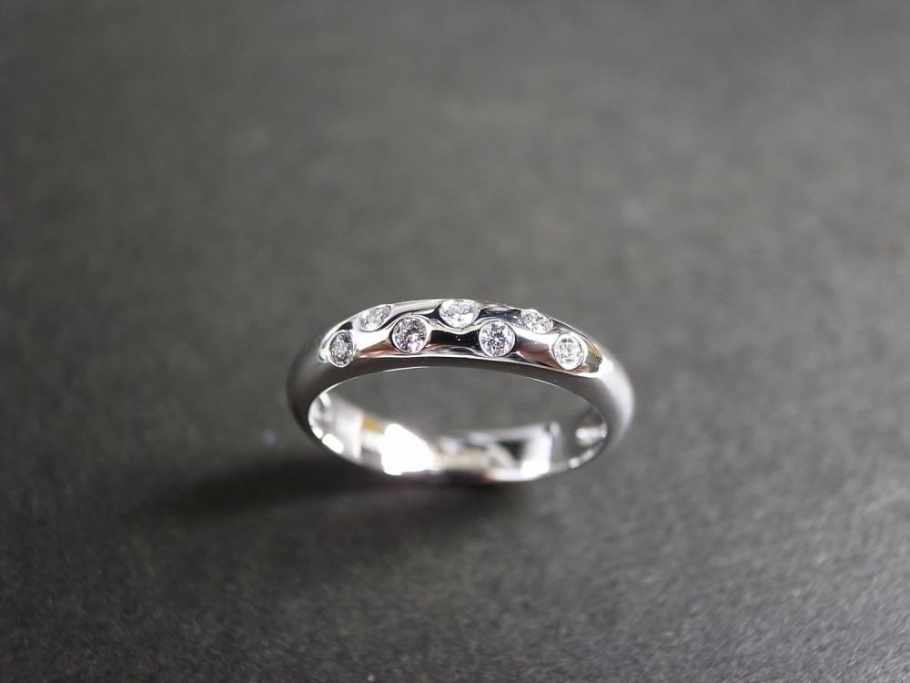 Diamond Wedding Ring in 18K White Gold