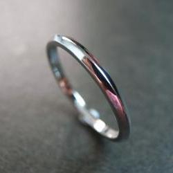 Classic Wedding Ring in 14K White Gold